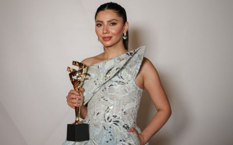 In pictures: Mahira Khan clinches Artist in Fashion honour | The Express Tribune